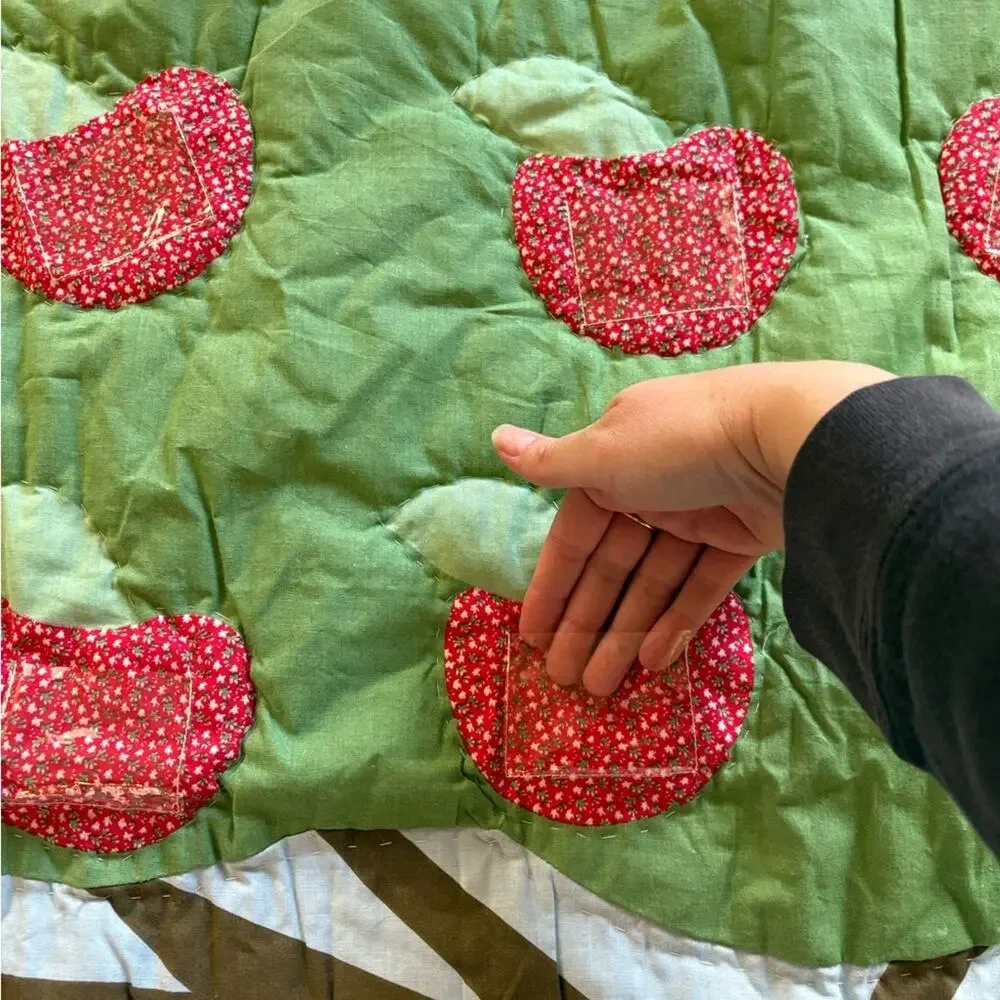 Quilted family tree photo wall hanging